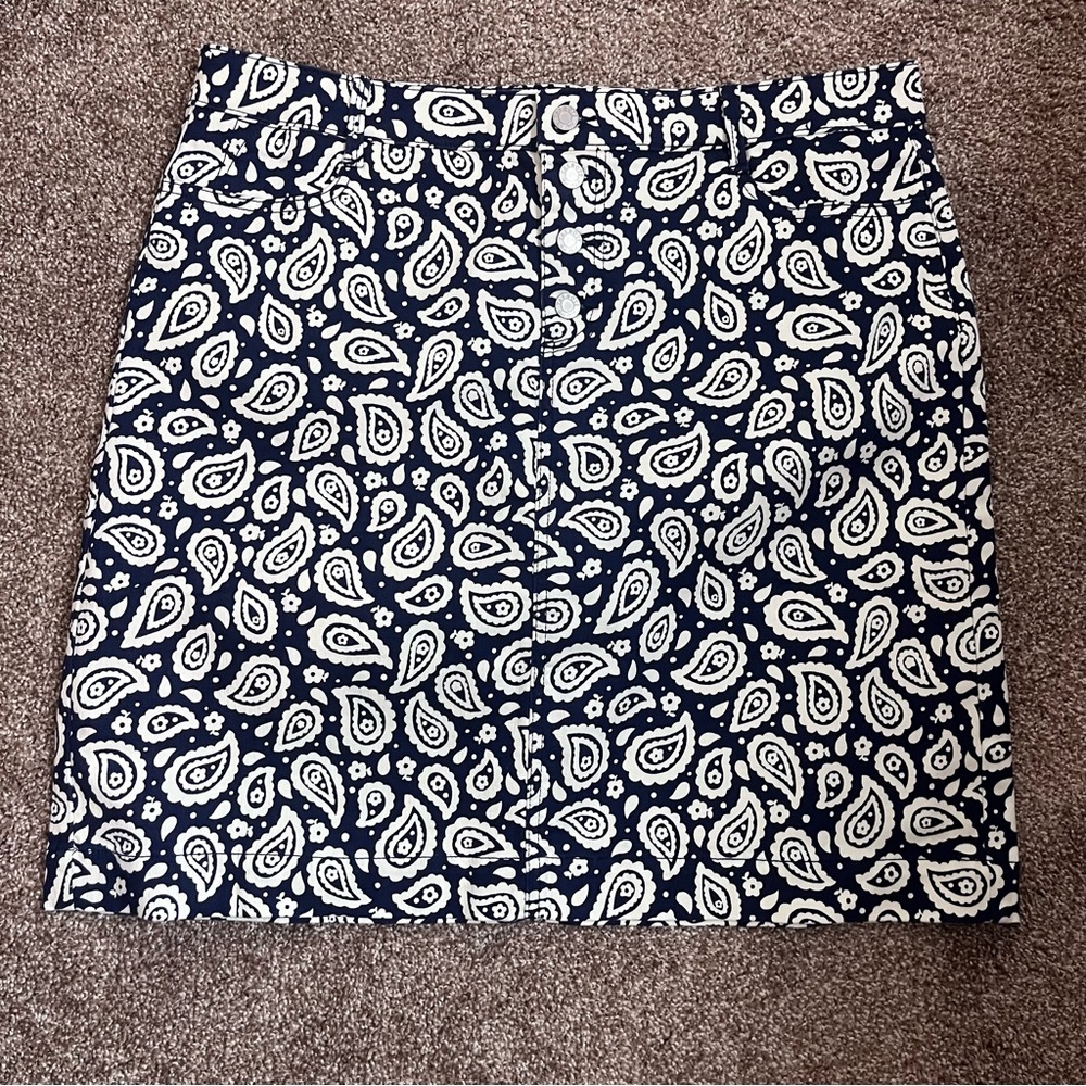 NWT Talbots Women’s Navy and Yvory Skirt, with pockets, Size 16